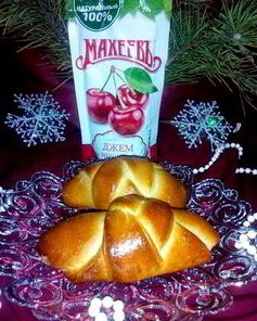 Булочки с вишневым джемом