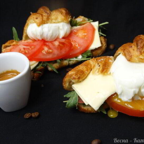 Рецепт круассан с яйцом пашот