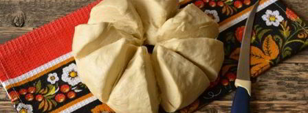 пампушки-завитушки из готового дрожжевого теста. Шаг 3