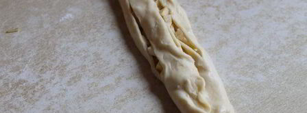 плюшки с яблоком и сгущенкой. Шаг 6