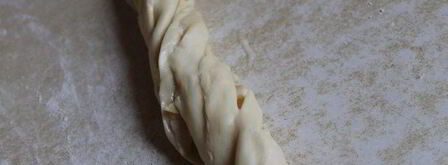 плюшки с яблоком и сгущенкой. Шаг 7