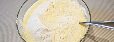 творожные булочки с шоколадом. Шаг 4