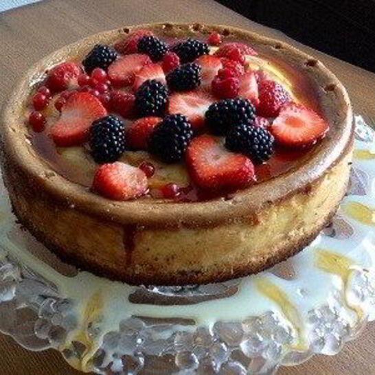 Рецепт чизкейк с белым и молочным шоколадом под карамельным соусом