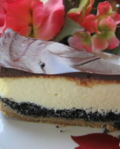 Лимонный чизкейк с маком и шоколадом