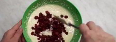 нежный малиновый чизкейк с хрустящей корочкой. Шаг 4