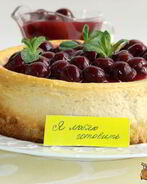 Ванильный чизкейк с вишневым соусом