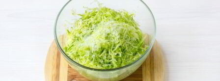 кексы из кабачков с колбасой. Шаг 4