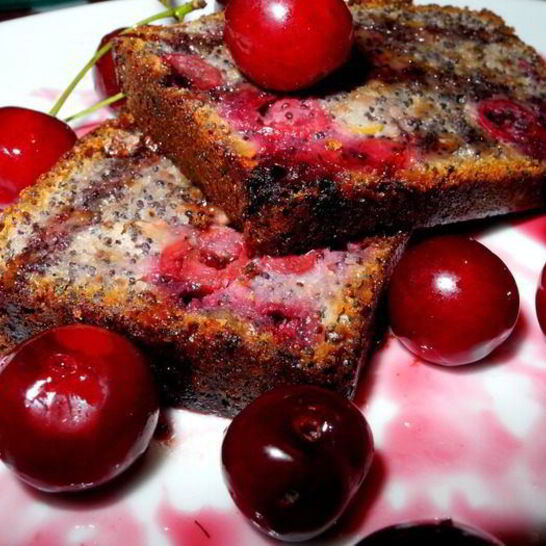 Рецепт макового кекса с вишнея и розмаринома