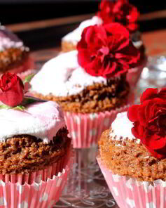 Шоколадные кексы с зефирной шапочкой