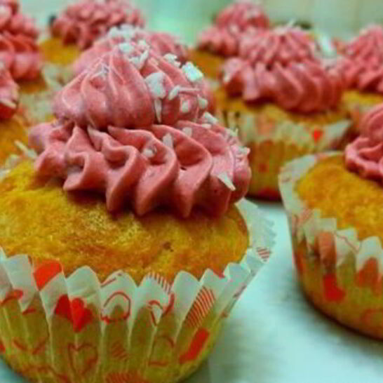 Рецепт творожные кексики с кремом и джемом