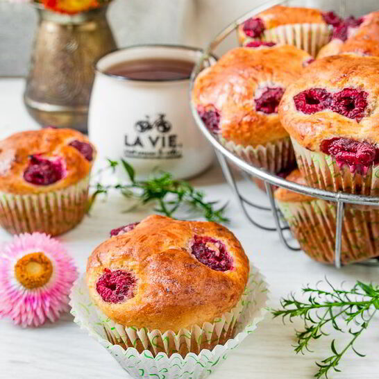 Рецепт творожные кексики с малиной