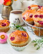 Творожные кексики с малиной