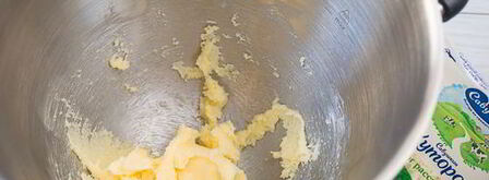 творожные кексики с малиной. Шаг 2