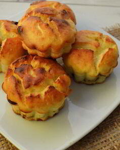 Творожные кексы с кокосовой стружкой и черносливом