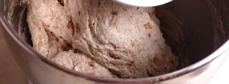 батоны на пшеничной закваске с беконом и луком. Шаг 8