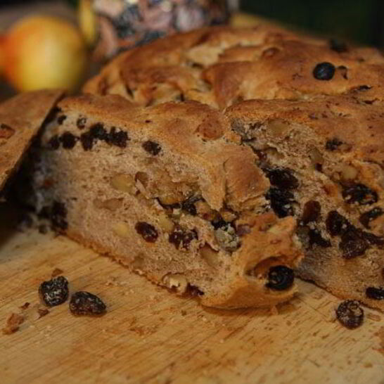 Рецепт домашний хлеб с корицей и изюмом