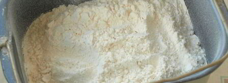 хлеб на йогурте с кунжутом в хлебопечке. Шаг 2