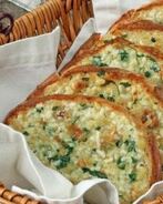 Хлеб с чесночным маслом в духовке