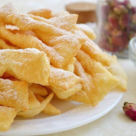 Рецепт хворост на кефире с водкой