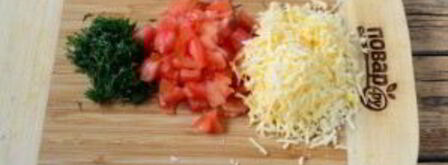 конвертики из лаваша с сыром и помидорами. Шаг 2