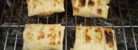 лаваш с сыром и помидорами на костре. Шаг 6