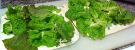 рулетики из лаваша с семгой и ветчиной. Шаг 2