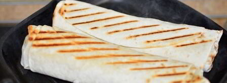 сосиска в лаваше с корейской морковкой. Шаг 8