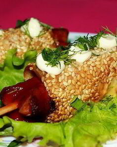 Сосиски в лаваше с сыром