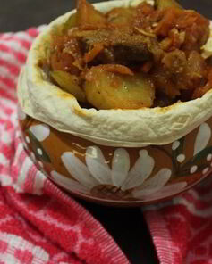 Свиная вырезка с овощами в лаваше