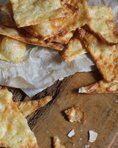 Сырные чипсы из лаваша