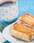 Вишня с сыром Моцарелла в лаваше