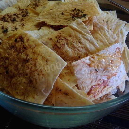 Рецепт вкусные чипсы из лаваша с чесноком