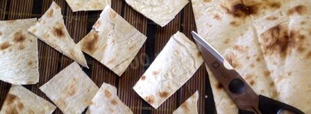 вкусные чипсы из лаваша с чесноком. Шаг 5