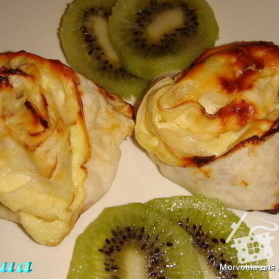 Рецепт запеченные завитки из лаваша с творогом