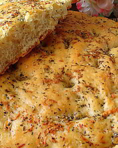 Фокачча с розмарином и чесноком