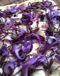 Фокачча с жареным луком