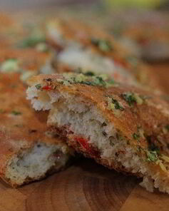 Лепешка с имбирем, чили и кинзой