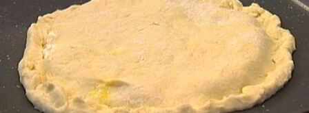 лепешка с моцареллой, фетой и орегано. Шаг 7