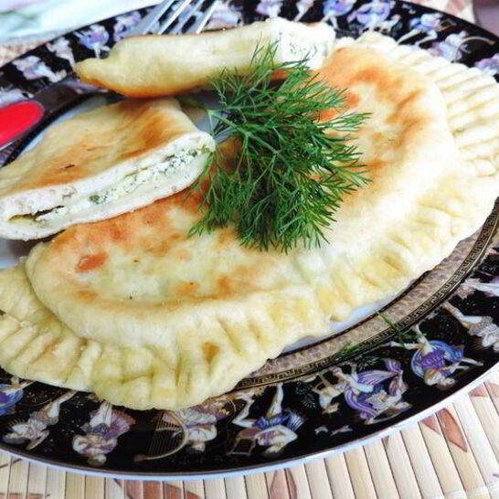 Рецепт лепешки на простокваше весенние с творогом и зеленью