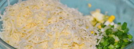 лепешки с зеленым луком и моцареллой. Шаг 4