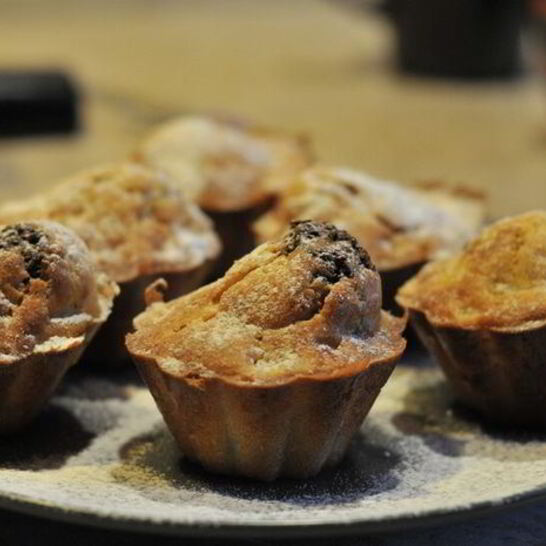 Рецепт грушевые маффины с корицей и шоколадом