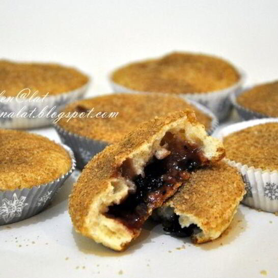 Рецепт маффины с корицей, коричневым сахаром и вареньем