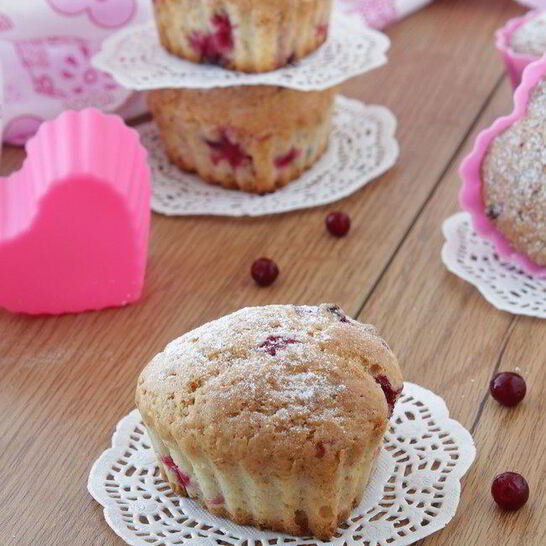 Рецепт маффины с марципаном и брусникой