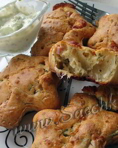 Несладкие маффины с брынзой, зеленым луком и укропом