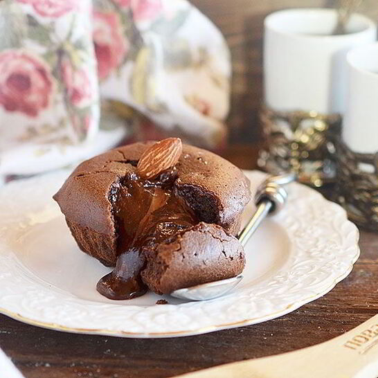 Рецепт шоколадные маффины с жидкой начинкой