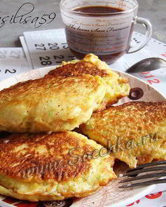 Кабачковые оладьи с моцареллой