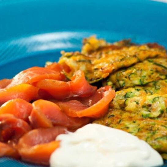 Рецепт оладьи из тыквы и цукини с форелью