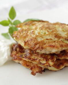 Оладьи с кабачком и курицей