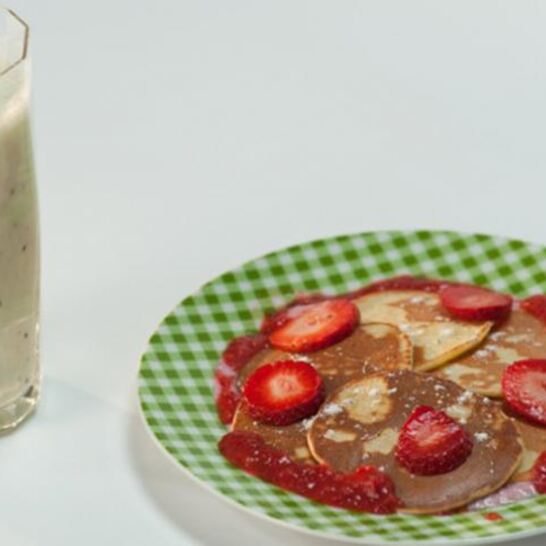 Рецепт оладьи с киви и клубничным кремом