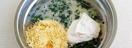 оладьи с зеленым луком. Шаг 3